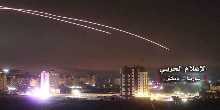 Οι Ιρανοί τρέχουν στα σούπερ μάρκετ – Πυκνώνουν τα σύννεφα πολέμου – H αντιπολίτευση ζητάει από τον Τραμπ να ανατρέψει τον Ρουχανί